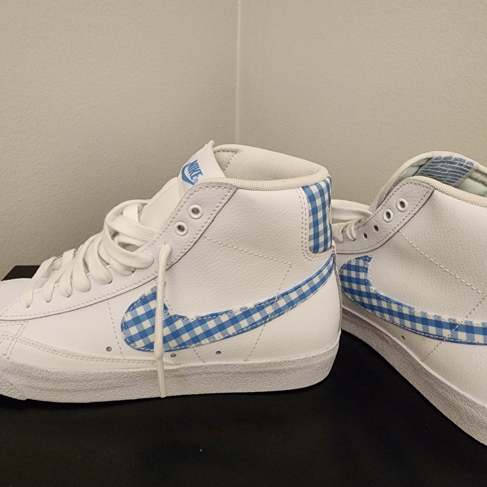 Nike Ladies White and Blue Sneakers